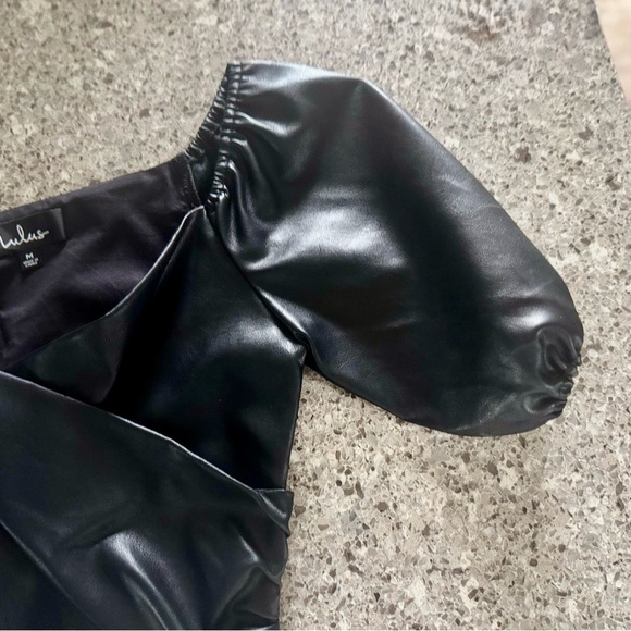 Lulu's Black Faux Leather Puff Sleeve Crop Top - Size M ⭐🖤 - Picture 5 of 13